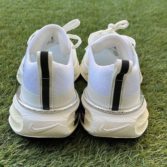 Nike ZoomX Invincible Run 3 Wide - Picture 3 of 5